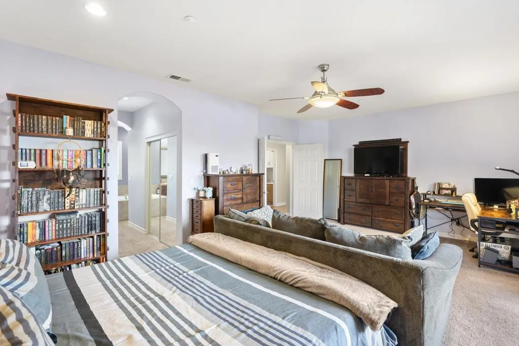 https://cdn.realtyfeed.com/cdn/127/306650044/ef4a6d22d74bf5333c969f4b58022500.webp