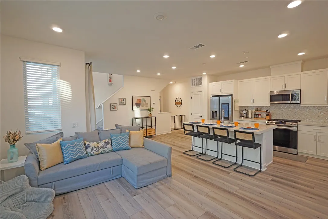 Photo #11: TR26035780 Listing: Photo #11