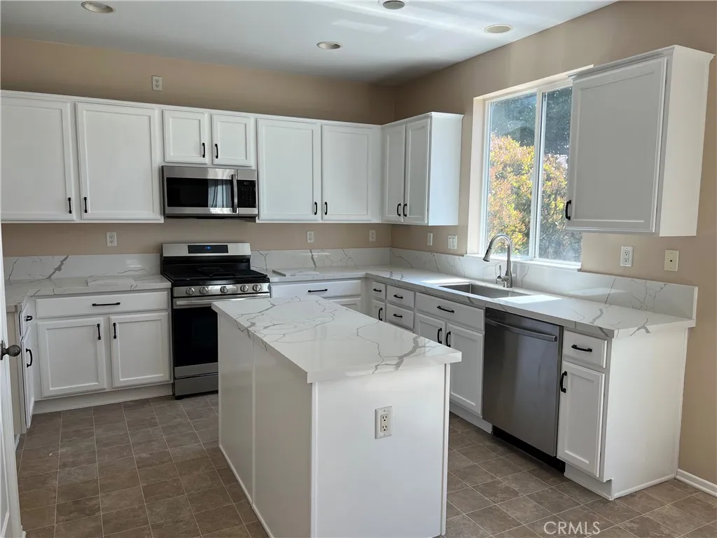 30591 Gill Street, Murrieta, CA 92563 - Photo 5 of 15, Murrieta, CA