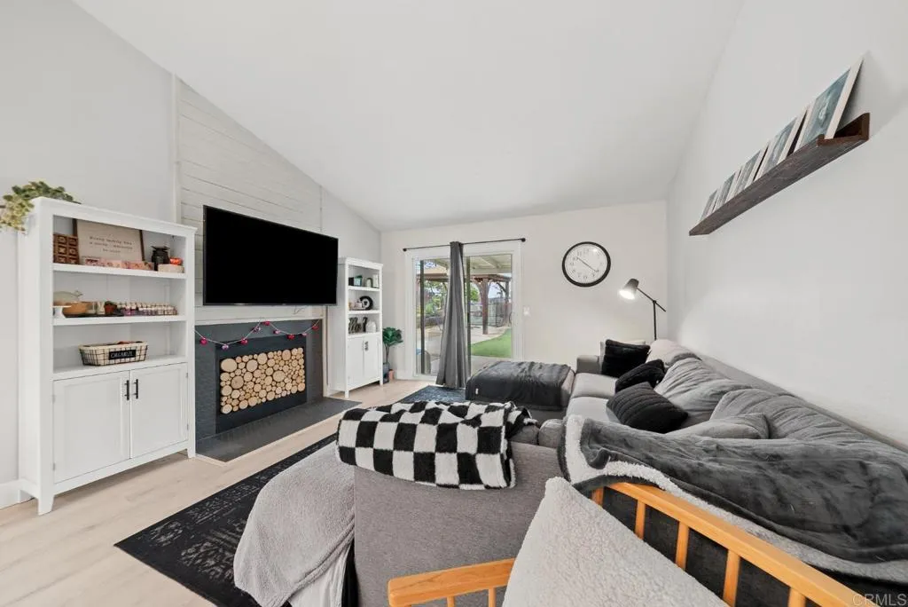 https://cdn.realtyfeed.com/cdn/127/306650100/f54332bf6d0de611db73287392442a74.webp