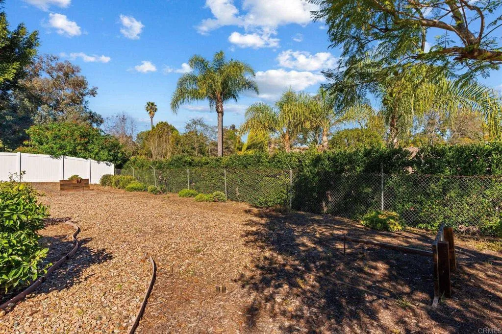https://cdn.realtyfeed.com/cdn/127/306650161/fc087c9b29b50d3b4794ec0841b95973.webp