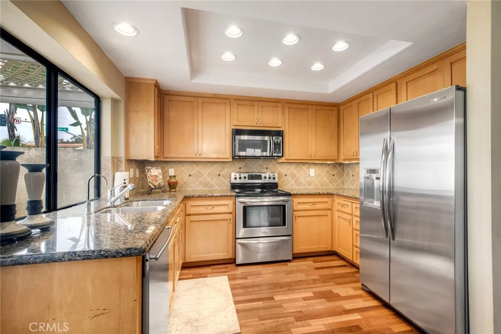 https://cdn.realtyfeed.com/cdn/127/306650166/567057f70d18d52662a30823349e6414.webp