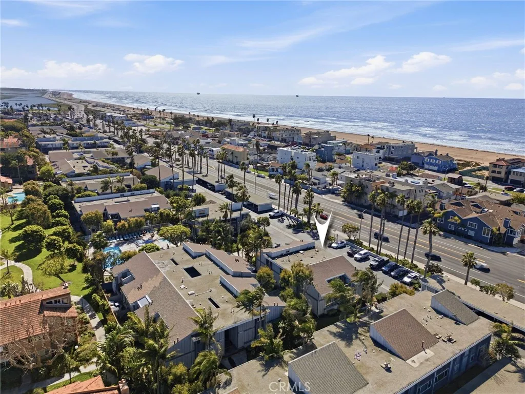 16852 Pacific Coast Highway Unit 104, Huntington Beach, CA 92649 - Main photo, Huntington Beach, CA