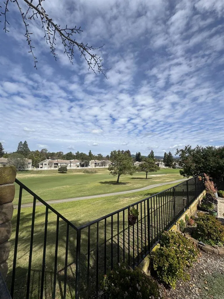 https://cdn.realtyfeed.com/cdn/127/306650235/2e423432552b79d11ead4d6092a2f551.webp