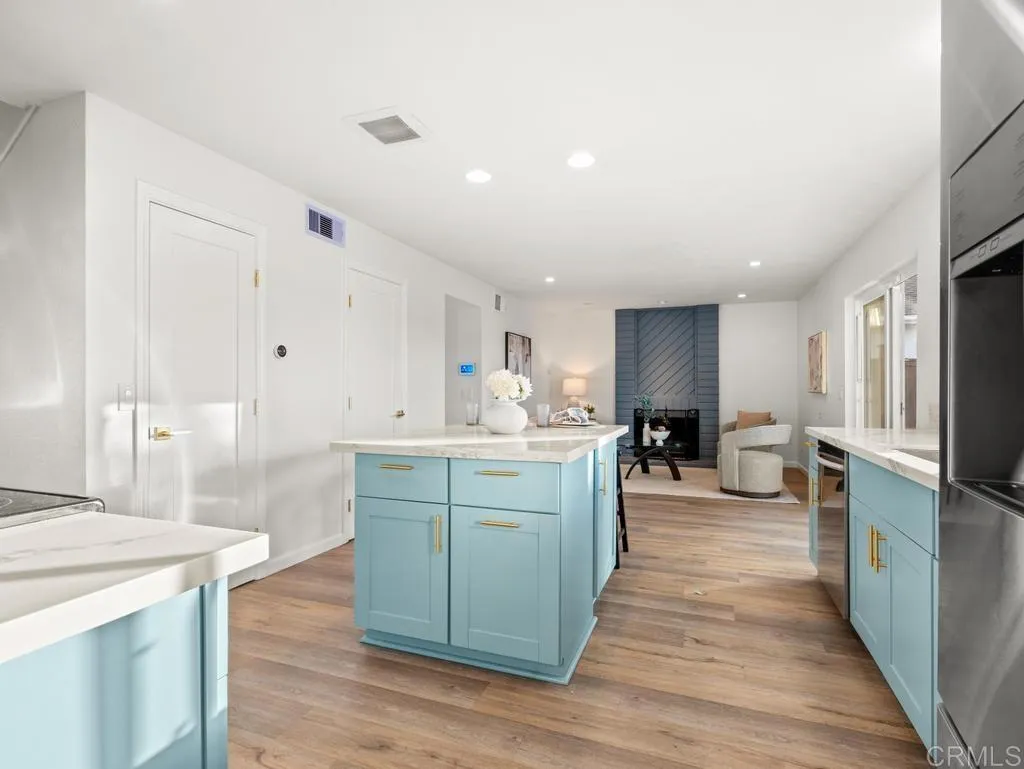 https://cdn.realtyfeed.com/cdn/127/306650252/75ed8c1a56f8e79d5c77809940cf86b4.webp