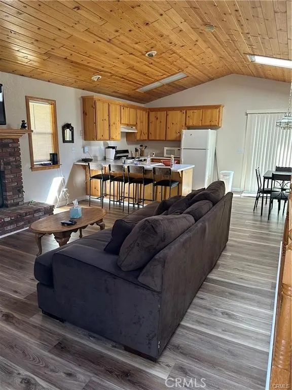 33073 Robin, Arrowbear, CA 92382 - Photo 3 of 13, Arrowbear, CA