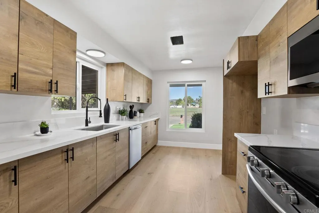 https://cdn.realtyfeed.com/cdn/127/306650297/9a8dcbf34ad523e586ba17a1b4c93c60.webp