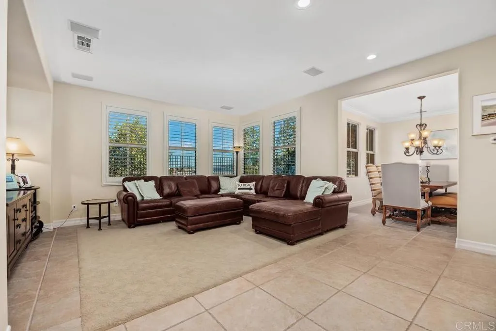 https://cdn.realtyfeed.com/cdn/127/306650470/5c766ffbf4b0eb02910950310d2772b7.webp
