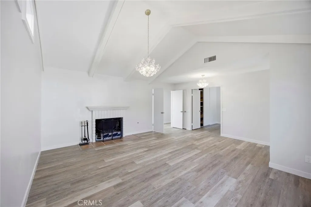 https://cdn.realtyfeed.com/cdn/127/306650525/f88cdc5dbff55b0006fb36b30c28bd30.webp
