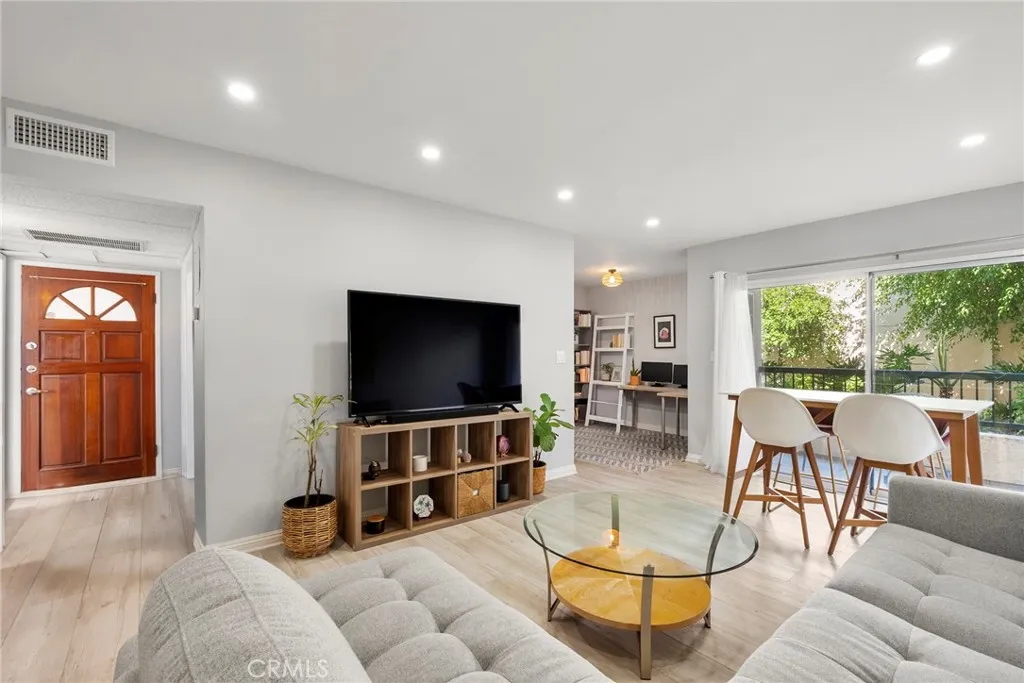 Tarzana, CA 91356