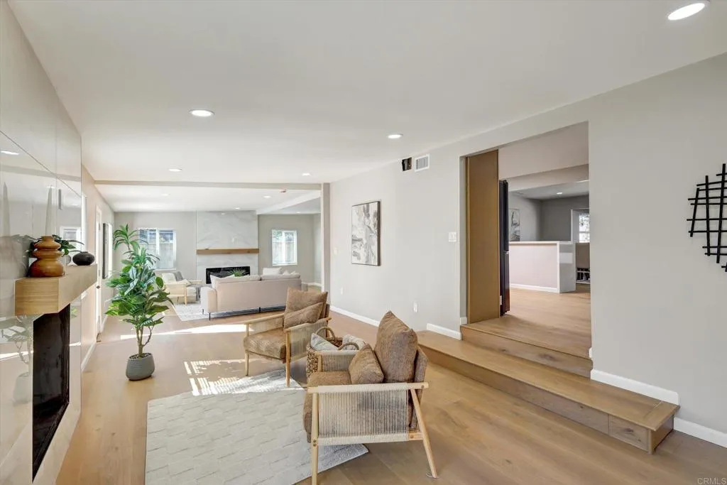https://cdn.realtyfeed.com/cdn/127/306650663/72775427d6c3df46908f4a727c72cc91.webp
