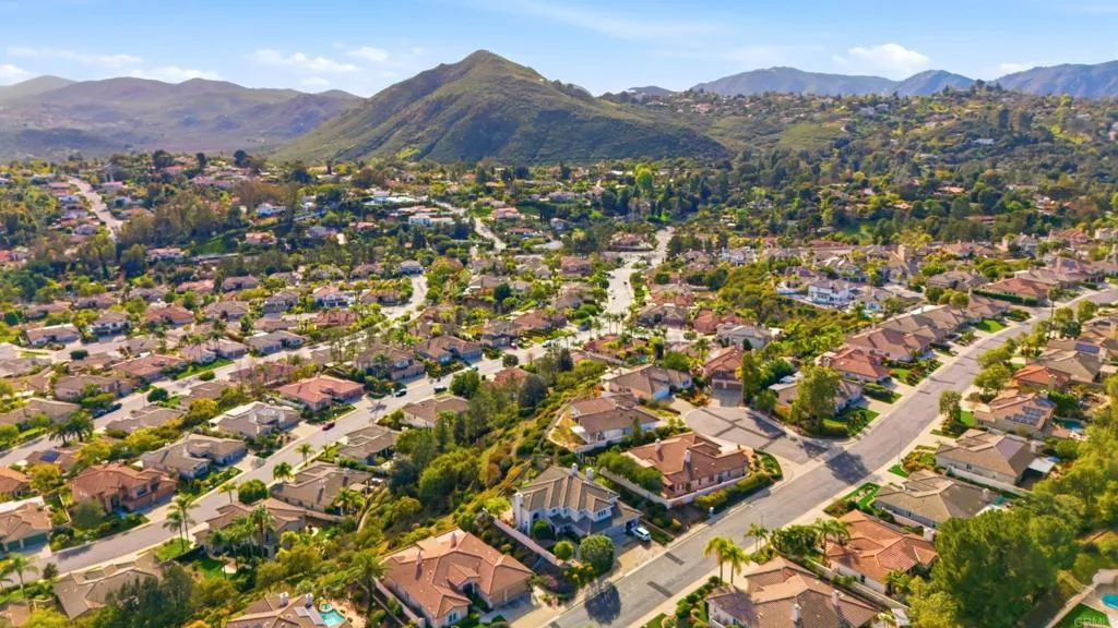 https://cdn.realtyfeed.com/cdn/127/306650679/5c7509753e160f41a23549745c53a7b9.webp