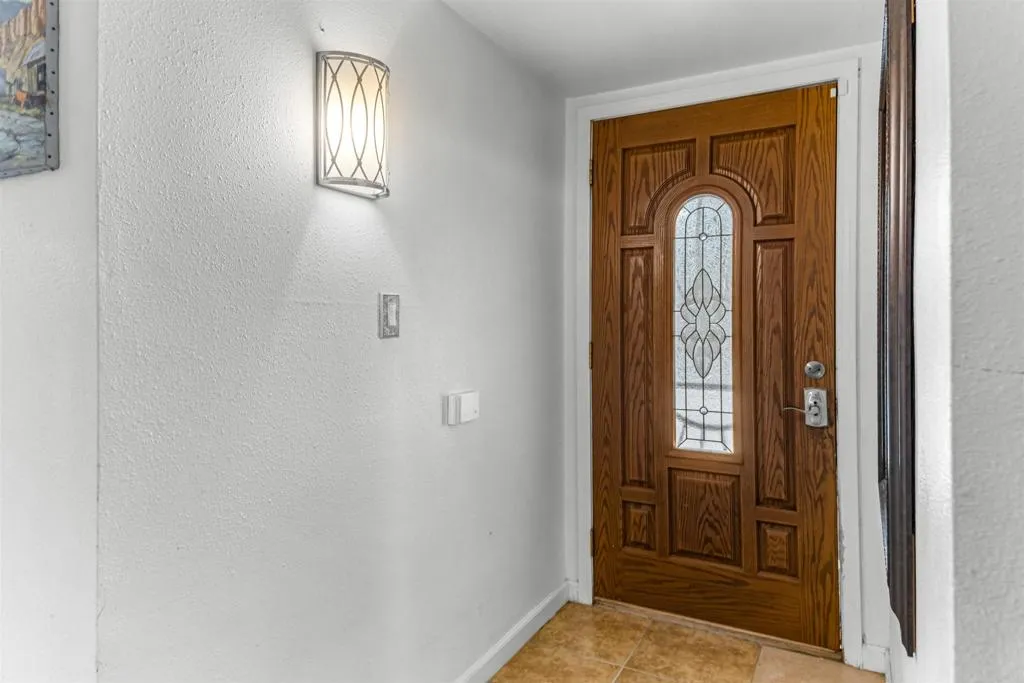 https://cdn.realtyfeed.com/cdn/127/306650690/72bacea2a92961e4d6831c0e816462b4.webp