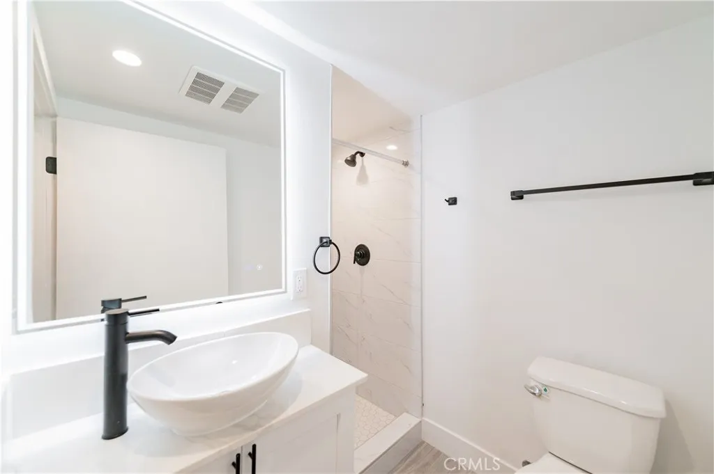 1596 W 36th Street, Los Angeles, CA 90018 - Photo 3 of 11, Los Angeles, CA