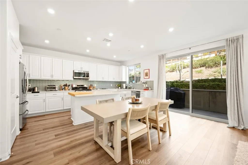 Photo #10: ND26031188 Listing: Photo #10