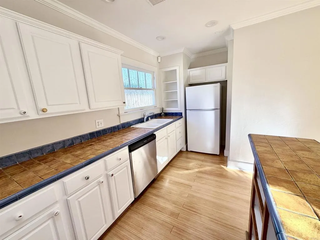 230 W H Street, Encinitas, CA 92024 - Photo 5 of 16, Encinitas, CA