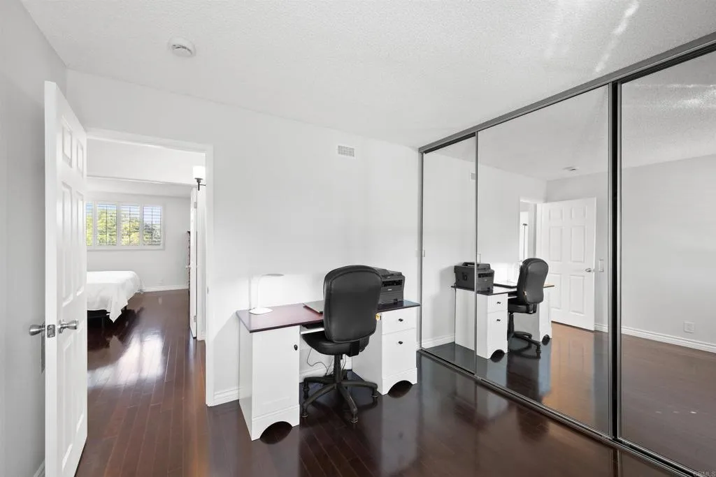 https://cdn.realtyfeed.com/cdn/127/306650927/4c6fa1177f80fc4c4baa7224a447c6e5.webp