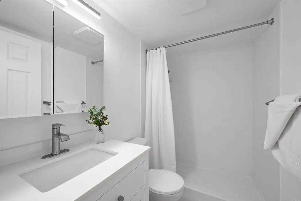 https://cdn.realtyfeed.com/cdn/127/306650927/bc492ec11f173392672bce1fc9f901f8.webp