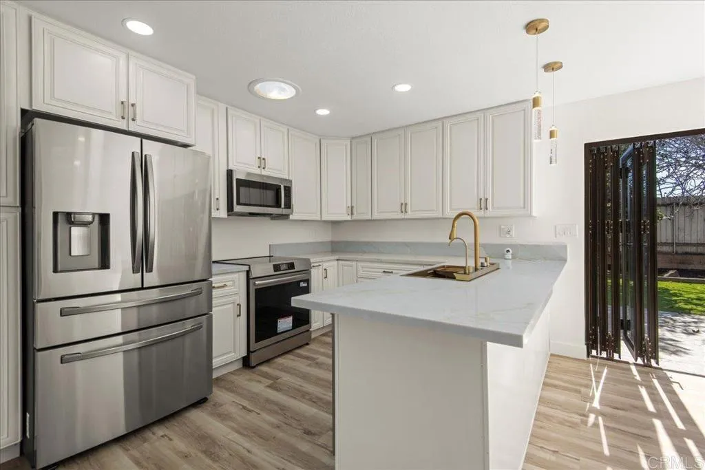 https://cdn.realtyfeed.com/cdn/127/306650959/1000c4081e6d199f6d44a81b611174e6.webp