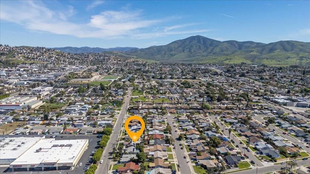 https://cdn.realtyfeed.com/cdn/127/306650959/25f25d083f03d58555f9563aa3ae5b05.webp