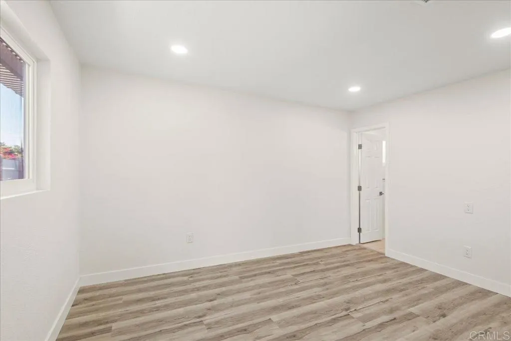 https://cdn.realtyfeed.com/cdn/127/306650959/893f8d5eb3dba660bdd6c7827815298d.webp
