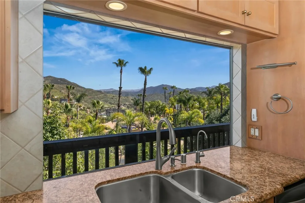 https://cdn.realtyfeed.com/cdn/127/306650982/3d8a1f01fbd94c1edb040609a8558968.webp