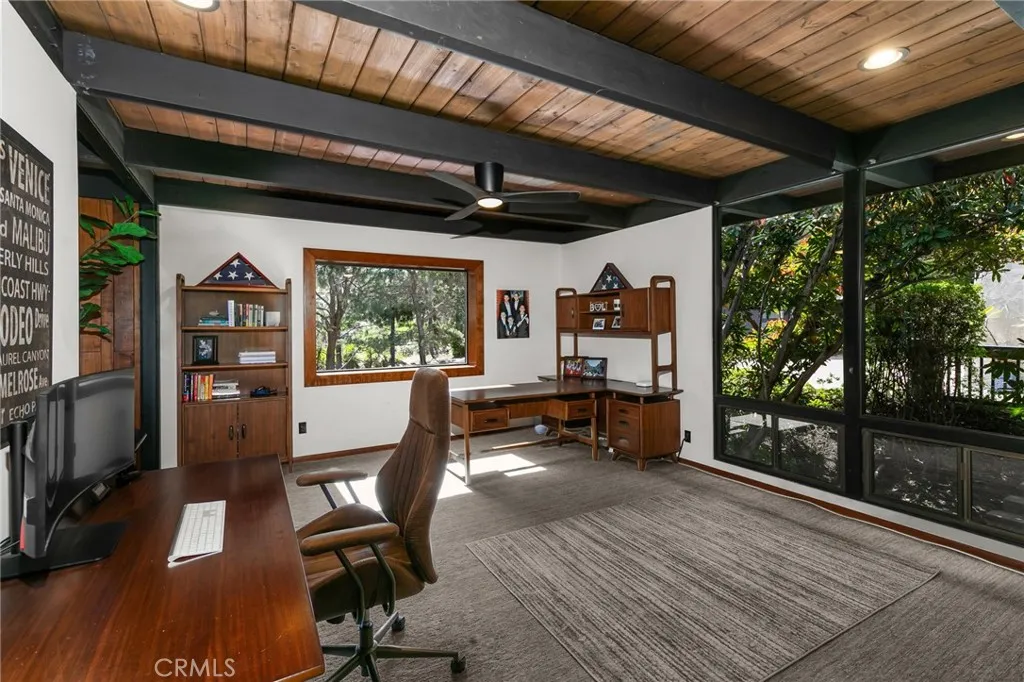 https://cdn.realtyfeed.com/cdn/127/306650982/9ccc6c1bbc532f5358a2ff8ac72473c8.webp
