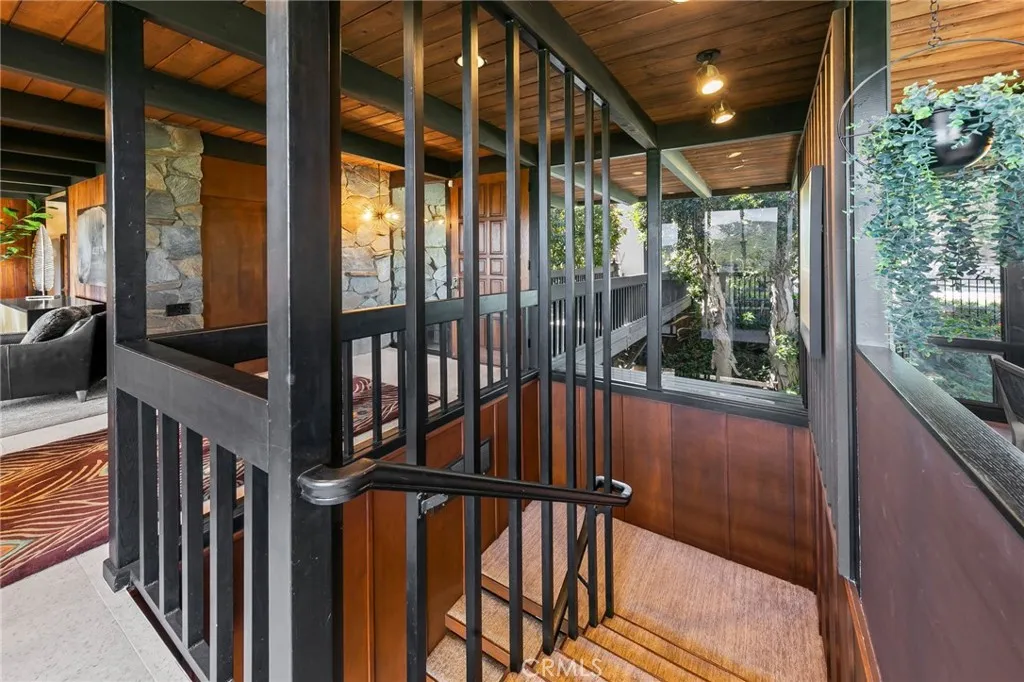 https://cdn.realtyfeed.com/cdn/127/306650982/aa11f00d40187463960e44275a3957c1.webp