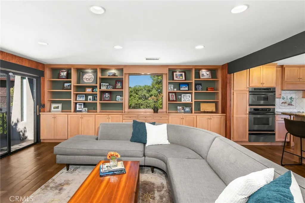 https://cdn.realtyfeed.com/cdn/127/306650982/ac923f1804c7c28f06da944daf2ccc0d.webp