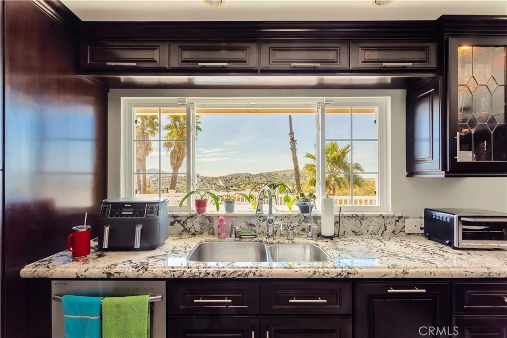 https://cdn.realtyfeed.com/cdn/127/306651020/413bb69d5551ef01139dcff81823f0d5.webp