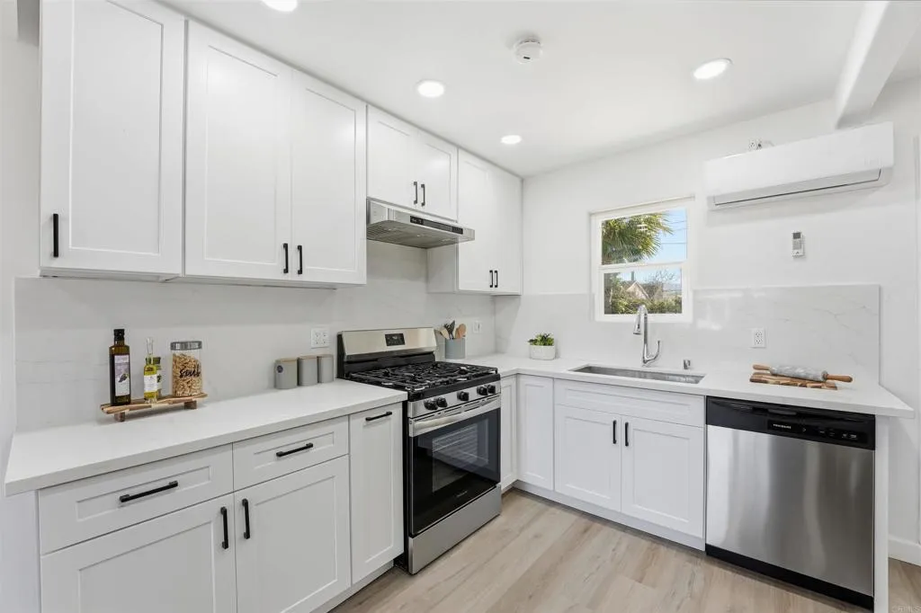 https://cdn.realtyfeed.com/cdn/127/306651025/b94f38088ee7342fbe9fb99fc9bc923d.webp