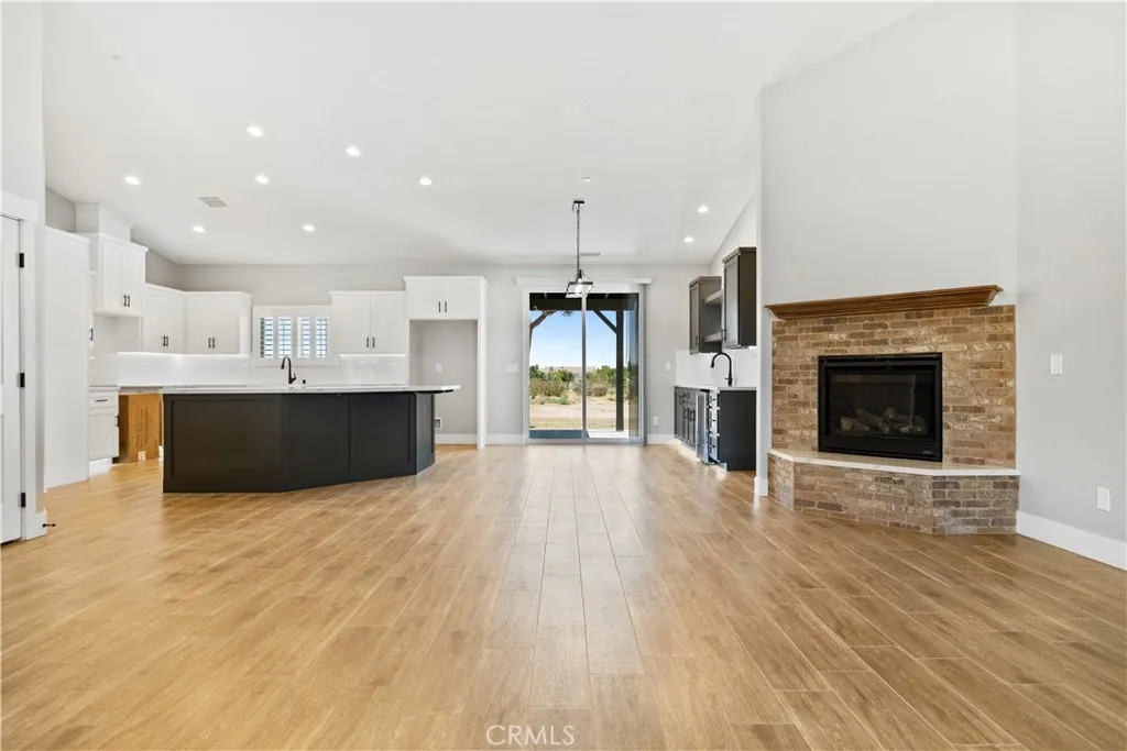 18399 Pacific, Hesperia, CA 92345 - Photo 4 of 28, Hesperia, CA