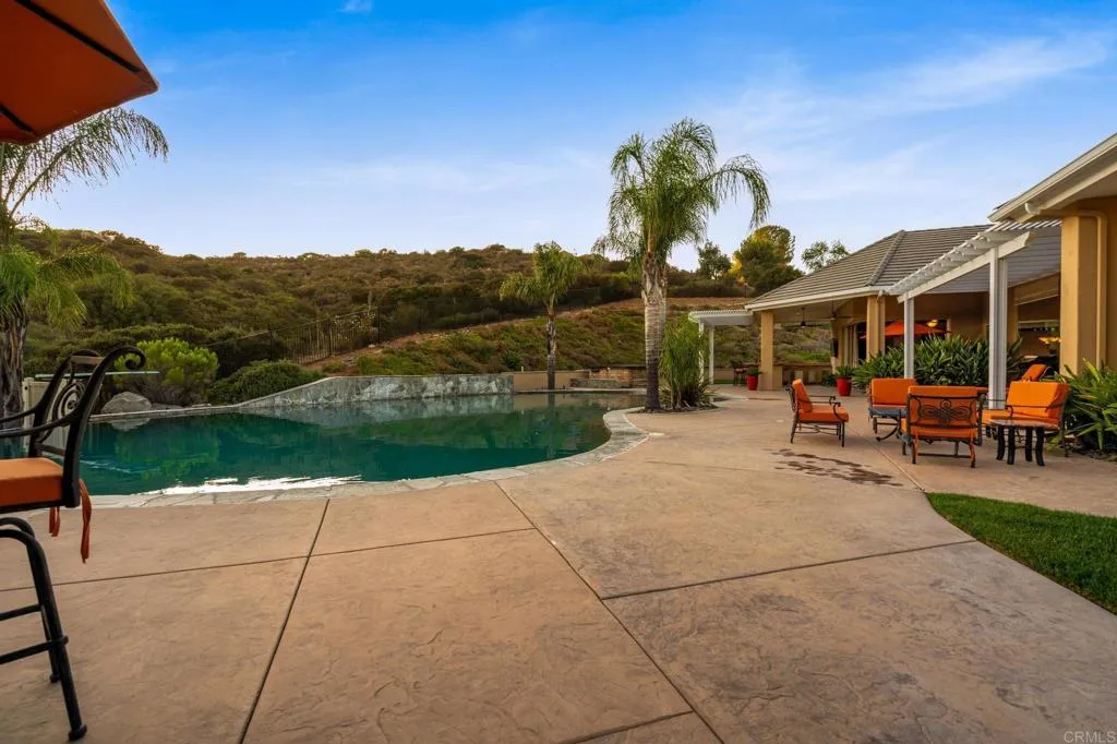 https://cdn.realtyfeed.com/cdn/127/306651207/19d632aab466d5b263312bd61246c294.webp