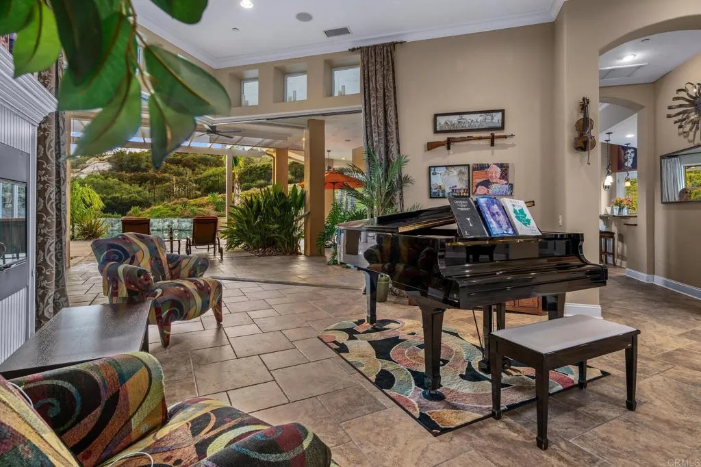 https://cdn.realtyfeed.com/cdn/127/306651207/641e11263cf15f83a7c41ad2f5693628.webp