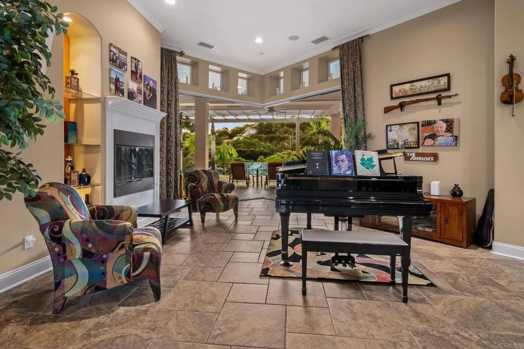 https://cdn.realtyfeed.com/cdn/127/306651207/67cb05c33e1511b14752ec8e131d3f52.webp