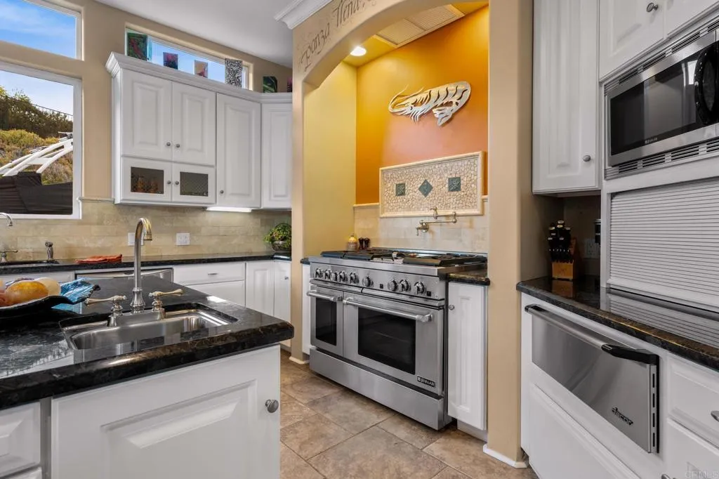 https://cdn.realtyfeed.com/cdn/127/306651207/7da29978f2159643268d0c854623de01.webp