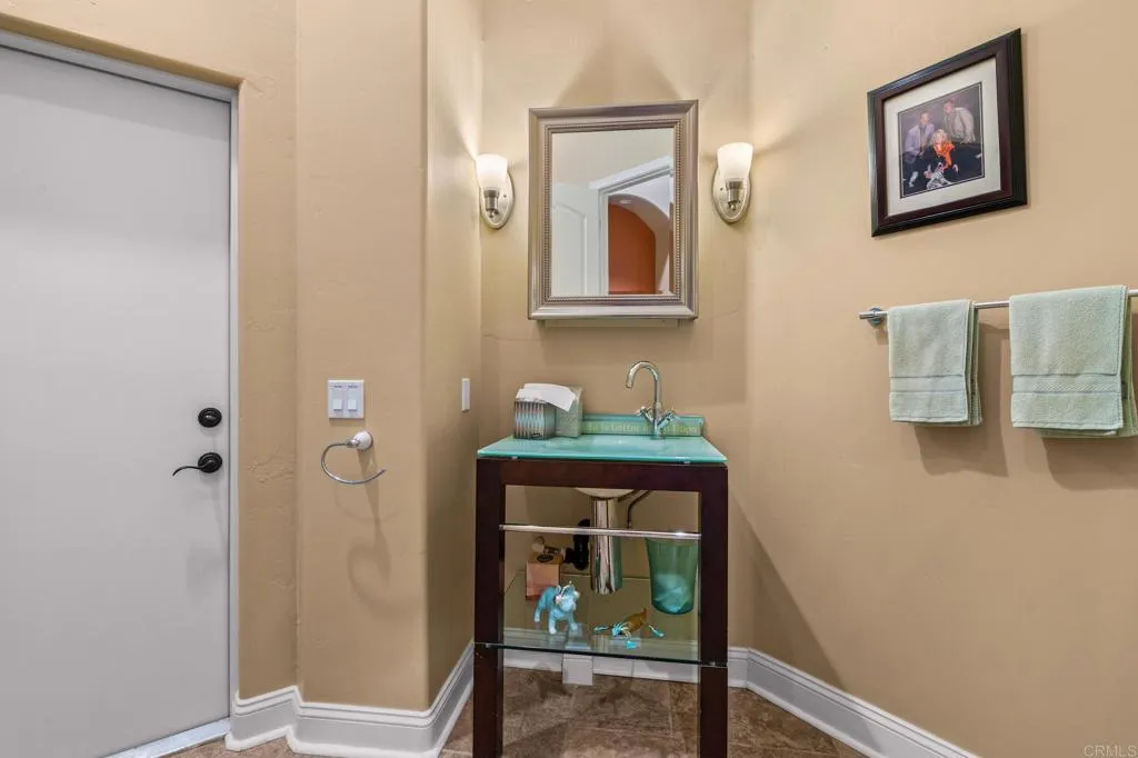 https://cdn.realtyfeed.com/cdn/127/306651207/81b49e9324c2822900de8004ed2c97f4.webp