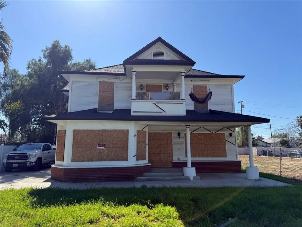 2586 University Avenue, Riverside, CA 92507 - Photo 2 of 7, Riverside, CA
