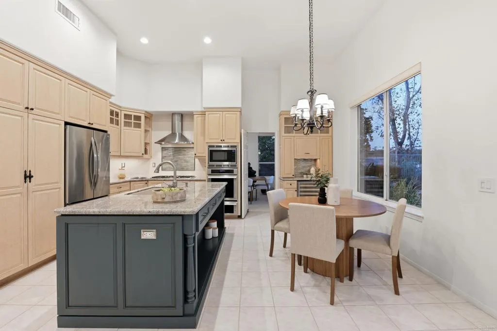 https://cdn.realtyfeed.com/cdn/127/306651264/84beaa31d11a2b7158ab7137b5645ac7.webp