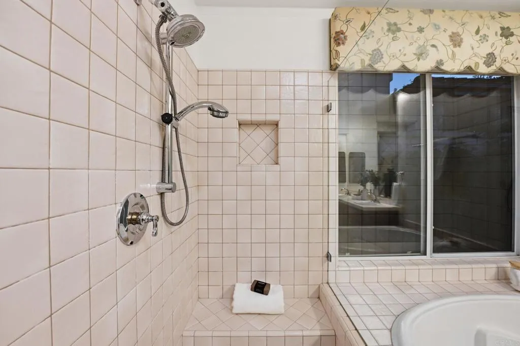 https://cdn.realtyfeed.com/cdn/127/306651264/9b39a6feb8233b2020a4a94fb6004970.webp