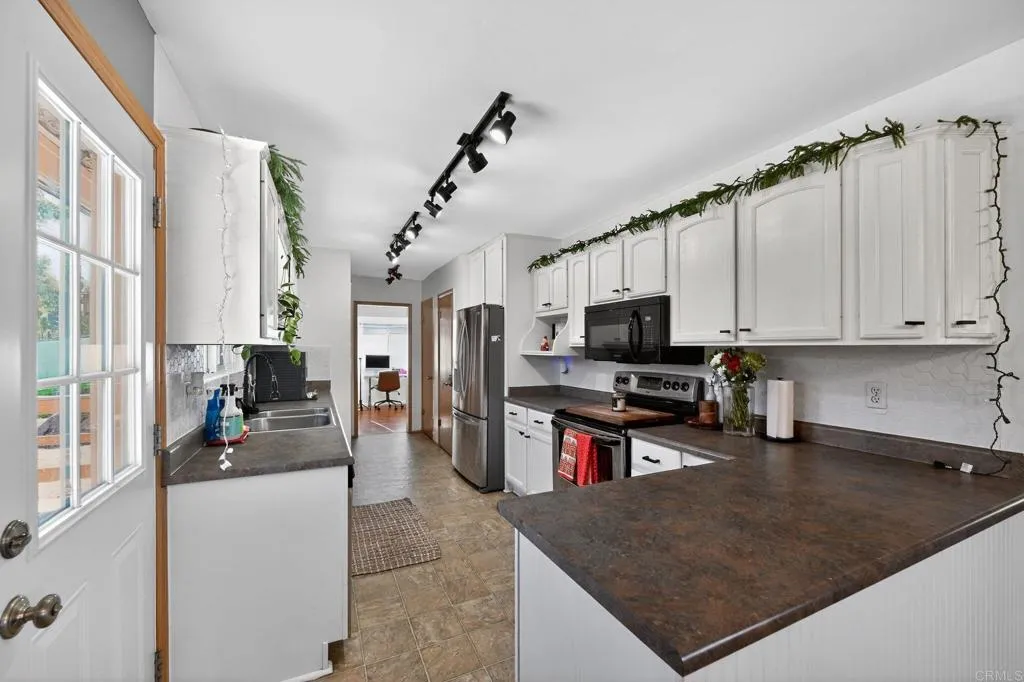 https://cdn.realtyfeed.com/cdn/127/306651360/1e3170e63b0ce2232f1e271776d4add7.webp