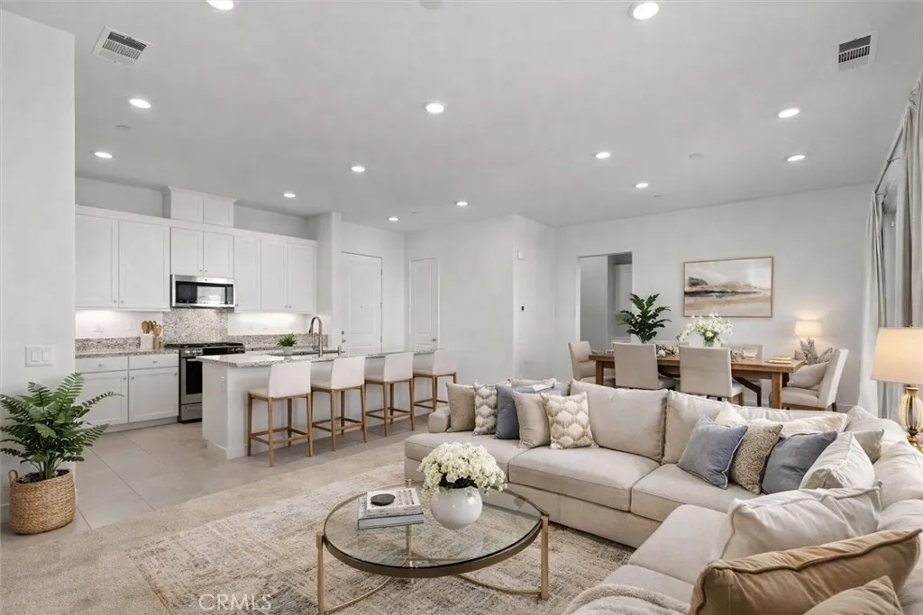 27410 Merlin Place Unit 305, Valencia, CA 91381