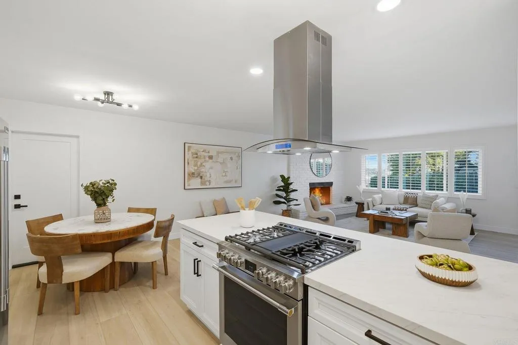 https://cdn.realtyfeed.com/cdn/127/306651389/6af0ca26ef233eaa7be69827560537dc.webp