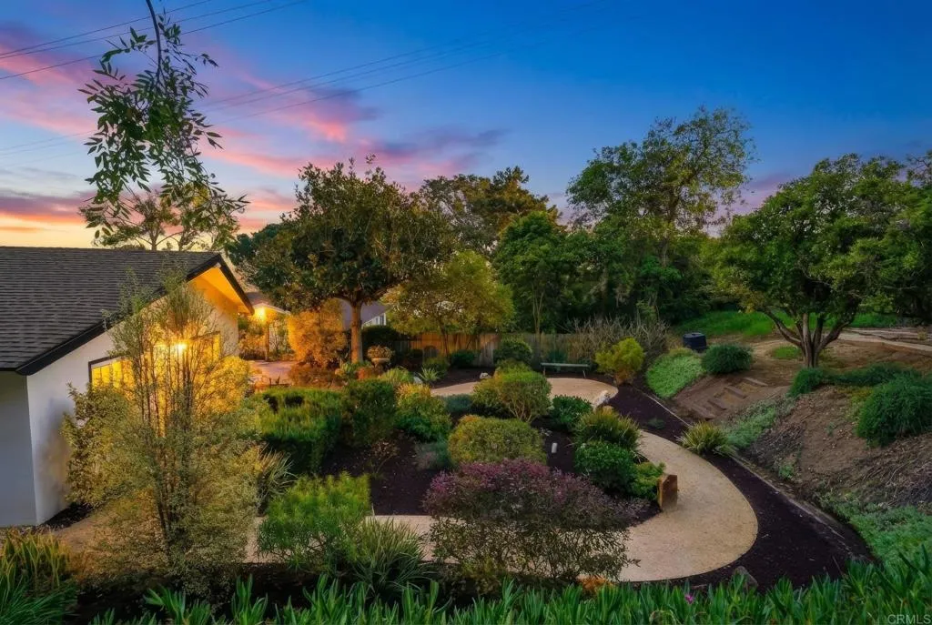 https://cdn.realtyfeed.com/cdn/127/306651389/8a353556c4dcce1b0234849863cfa935.webp