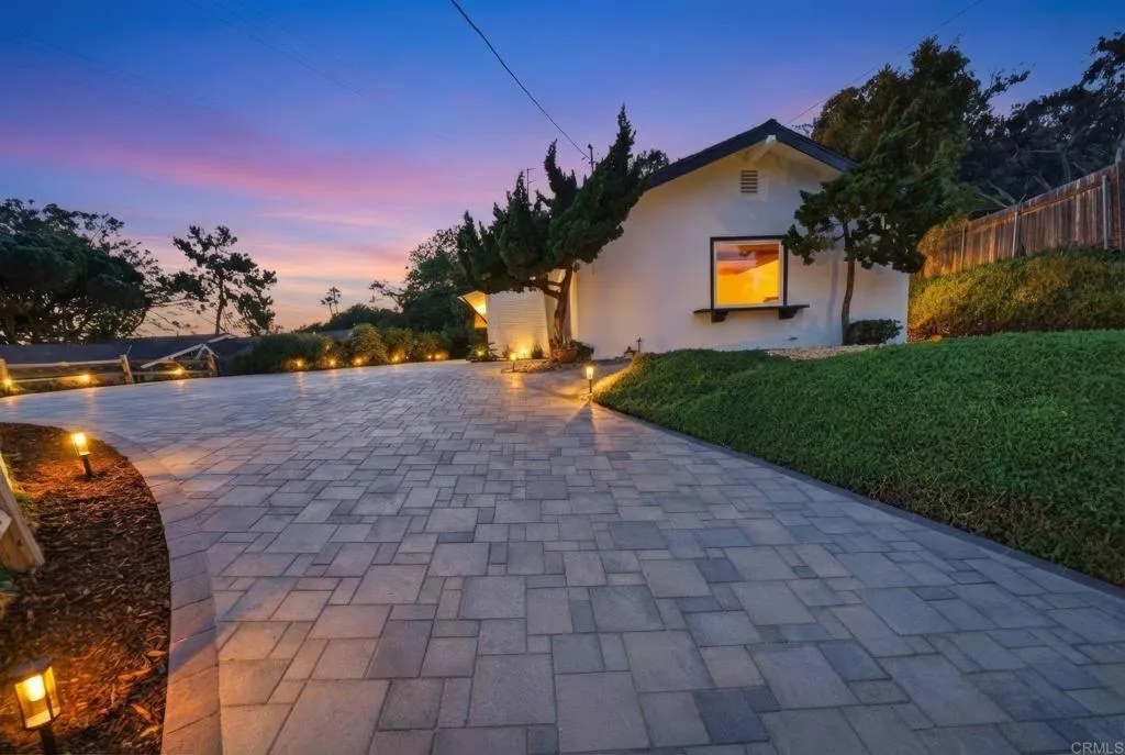 https://cdn.realtyfeed.com/cdn/127/306651389/c86a81e2989794d7322eb9194a8518e3.webp