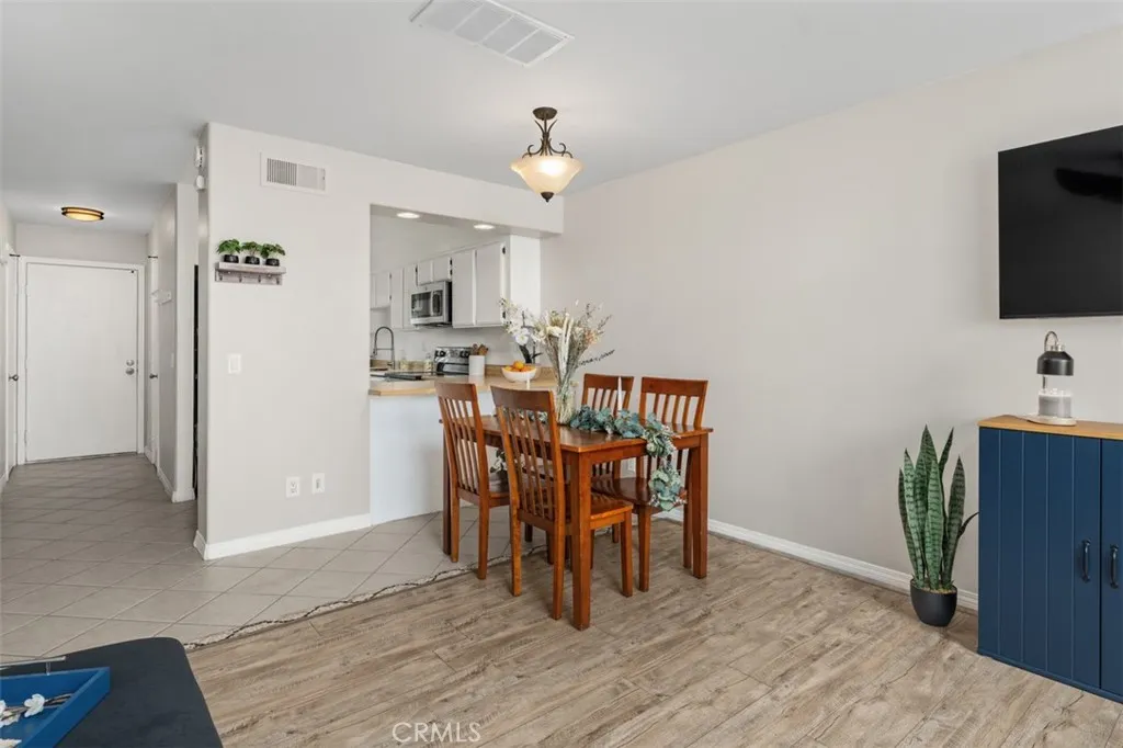 Photo #9: ND26040502 Listing: Photo #9