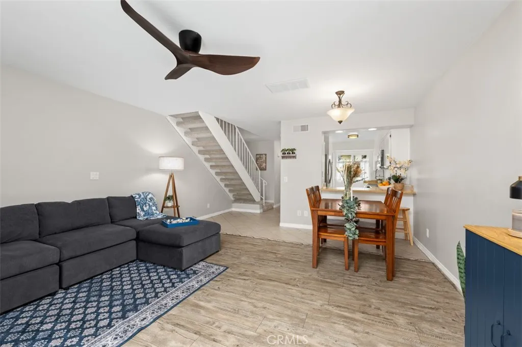 https://cdn.realtyfeed.com/cdn/127/306651391/ab13b5645baaf1802be36976e577e3e8.webp