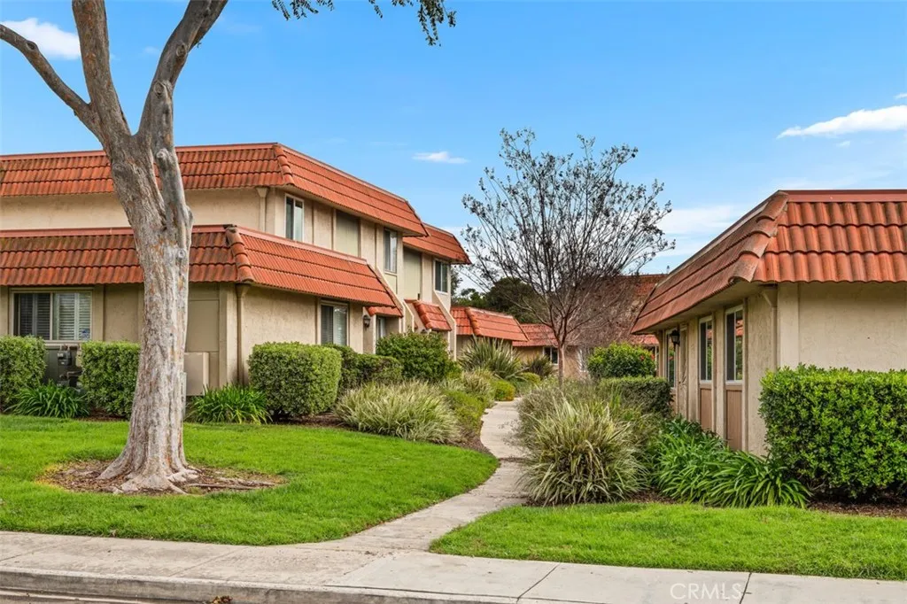 https://cdn.realtyfeed.com/cdn/127/306651391/f938893fd6287e2fda2e68ac6d74721a.webp