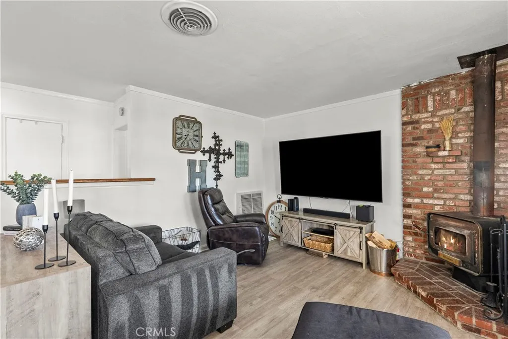 9908 Woodley Avenue, North Hills, CA 91343 - Photo 4 of 34, North Hills, CA