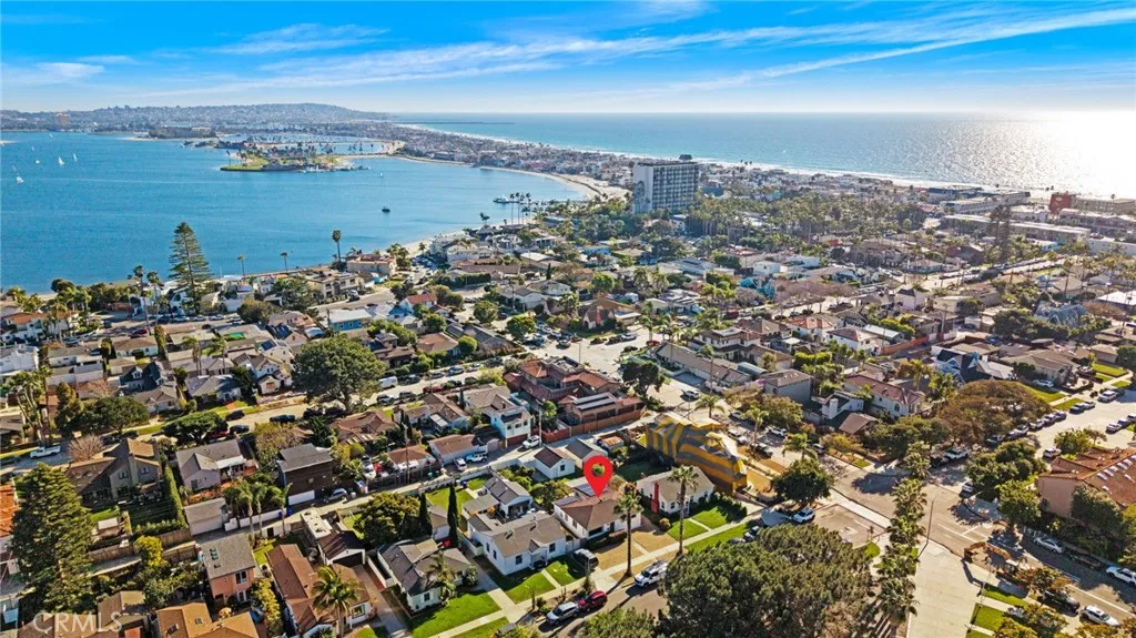 https://cdn.realtyfeed.com/cdn/127/306651449/2d489b3f4926beab52b8d2a6a62e0bad.webp